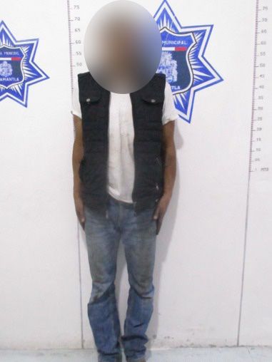 Dirección de Seguridad Pública de Huamantla detiene a hombre por probable portación de arma de fuego hechiza